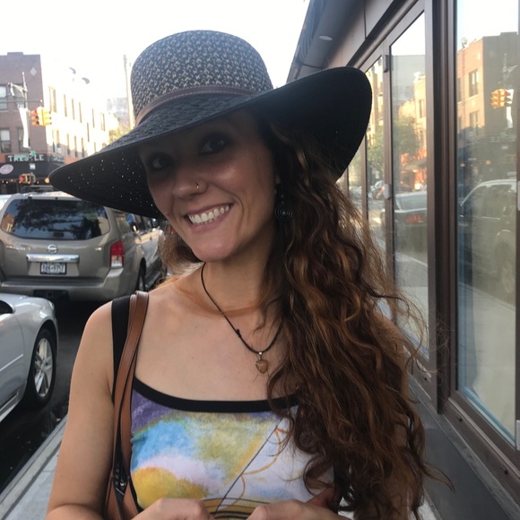 Meet your Posher, Rachel - Picture 1 of 1